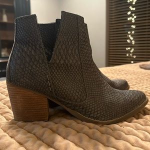 Grey snake print booties